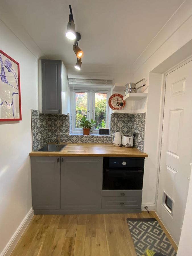 Stylish 1-Bed Studio London Kültér fotó