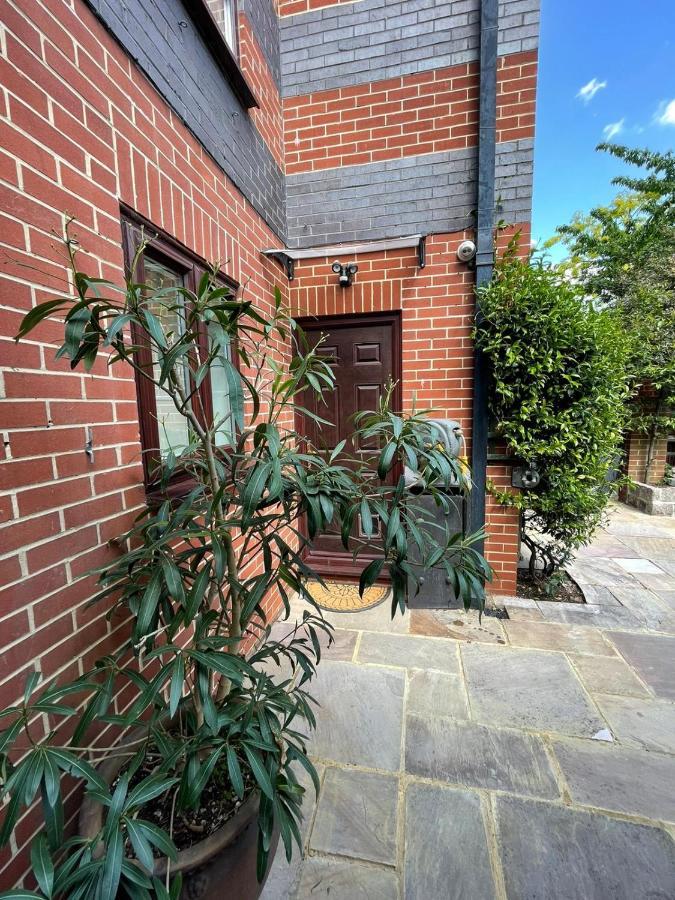 Stylish 1-Bed Studio London Kültér fotó